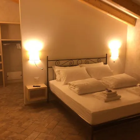 Agriturismo2laghi Farm stay Ponti sul Mincio