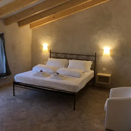 Agriturismo2laghi Farm stay *